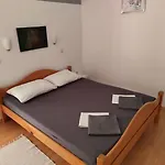 Apartments Var - With Nice Garden